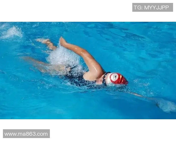 泳池清洁与维护全指南如何保持水质清澈延长池体使用寿命