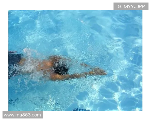 蛙泳带来的全身锻炼效果与健康益处分析 蛙泳带来的全身锻炼效果与健康益处分析